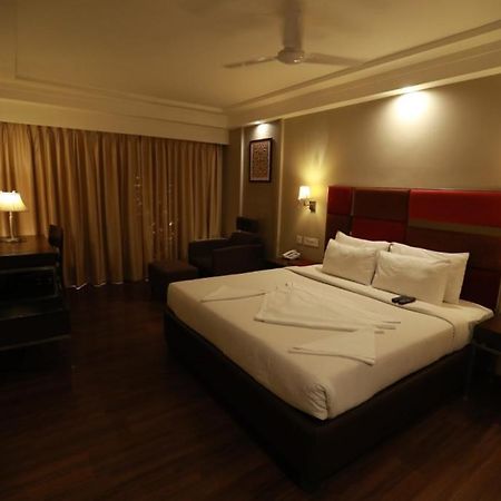Hotel-S-Park Khammam Eksteriør billede